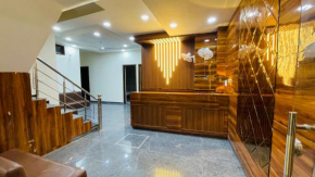 HOTEL AV GRAND